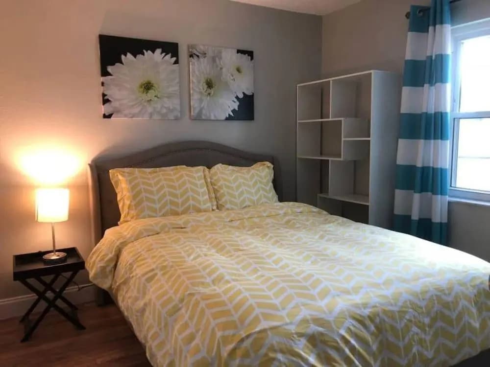 6150 Sandcrest · New! Walk to Universal. Sleep 9. Near Disney - photo 1