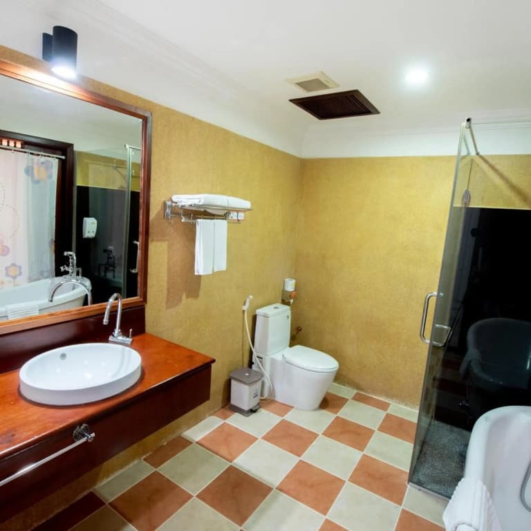 The Suite By Royal Crown Hotel - photo 47