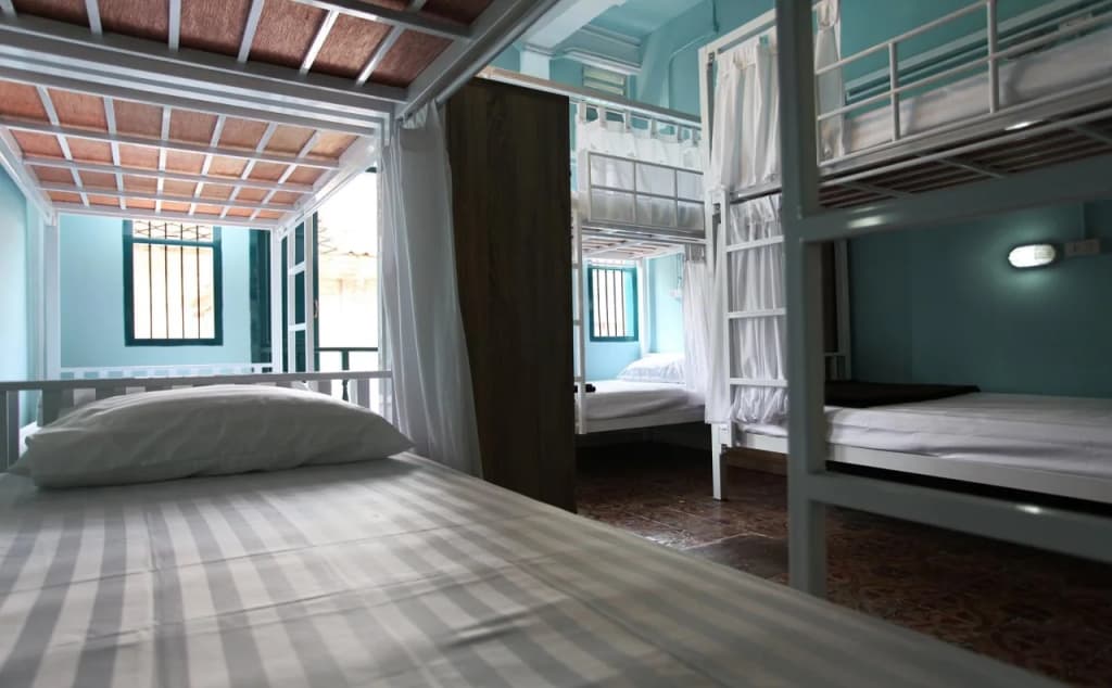 Baan Talat Phlu - Hostel - photo 3