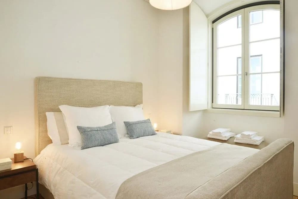 Trendy Chic Apartment - photo 5