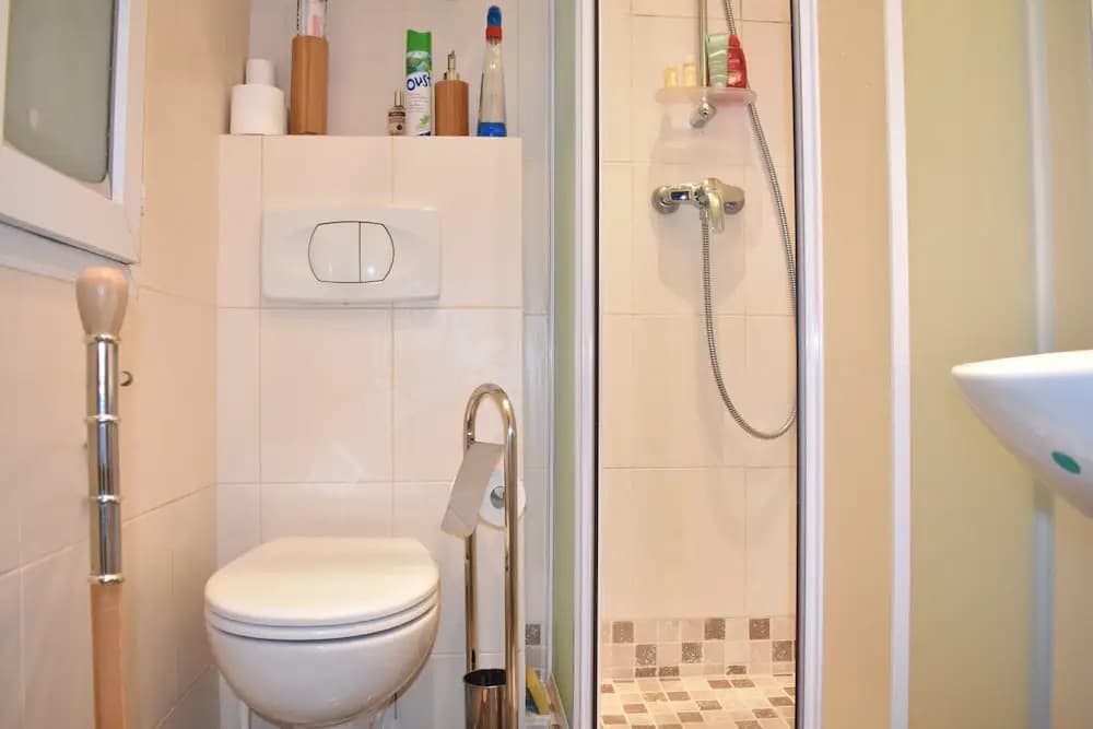 Simplistic 1 Bedroom Apartment in 17th - photo 9