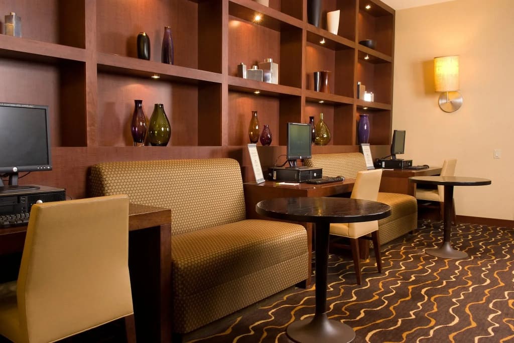 Courtyard by Marriott Los Angeles - Sherman Oaks - photo 22