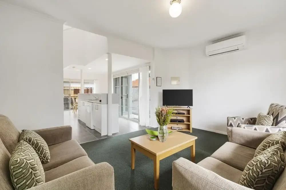 Whitecliffs Beach Resort - photo 3