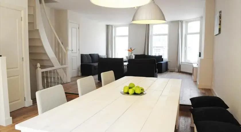Lobby Apartment - photo 4
