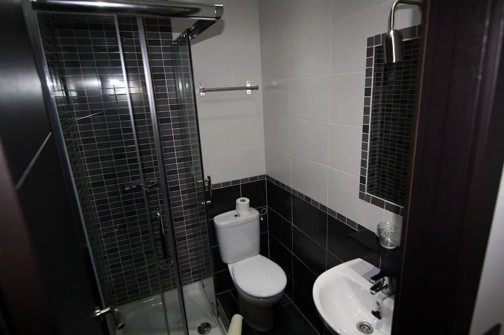 Hostal MH Fuencarral - photo 9
