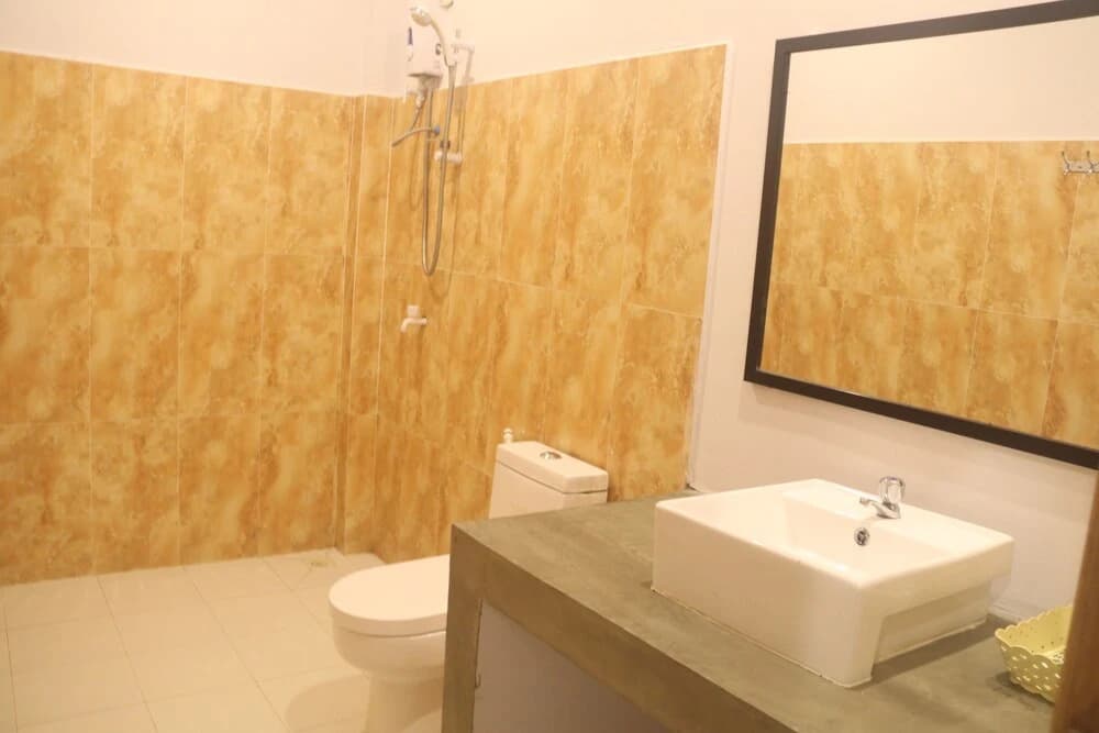 New Riverside Guesthouse - photo 10