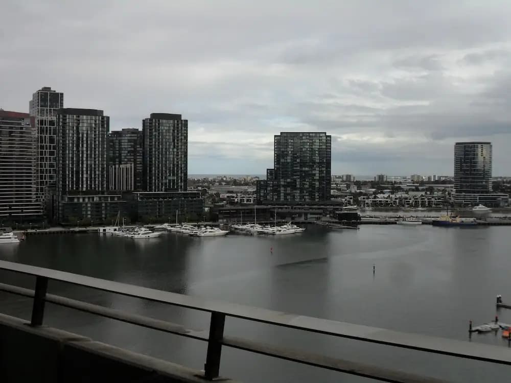 Exquisite Apartments Docklands - photo 22