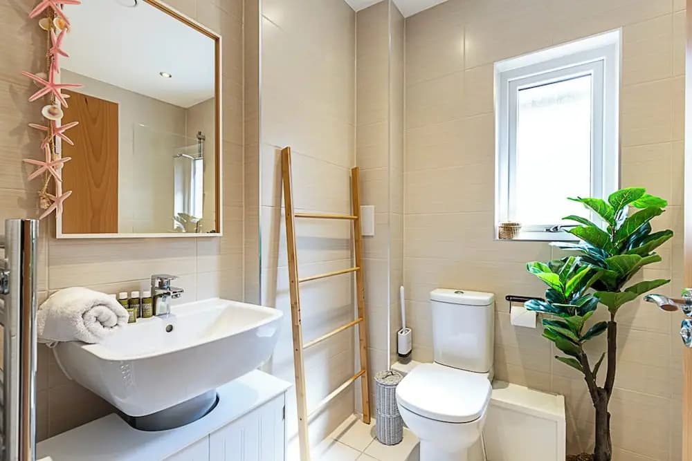 Semi-detached House With Modern Bespoke Interior - photo 19