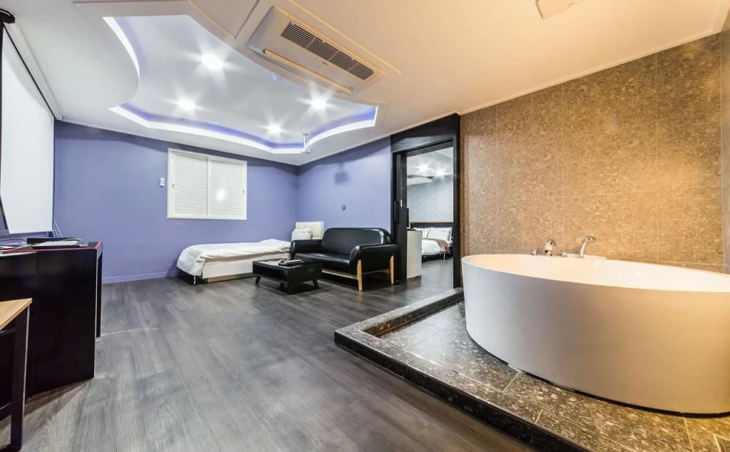 Hotel Bally - photo 8