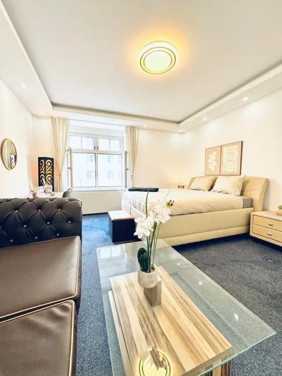 Spacious 7BR Apartment Prime Location - photo 8