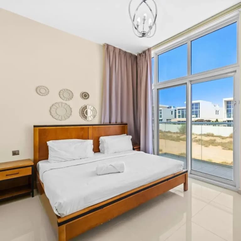 Modern 3BR townhouse in Damac Hills 2 - photo 23