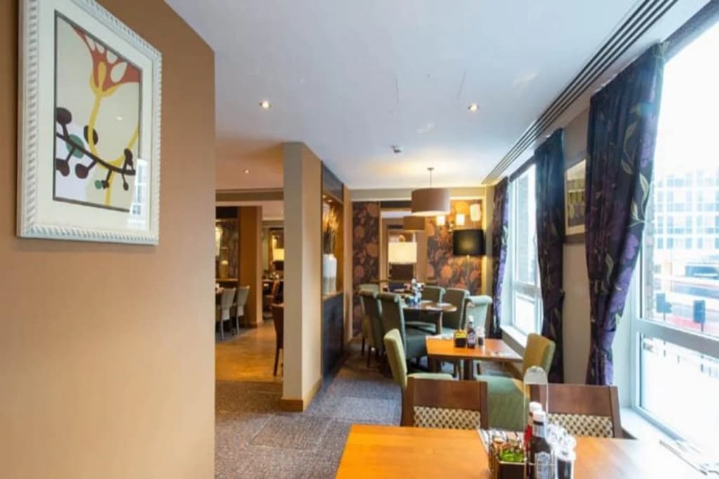 Premier Inn London St Pancras - photo 10