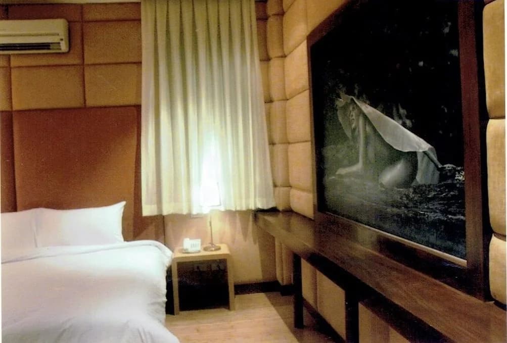 Strand Inn Hotel - photo 3