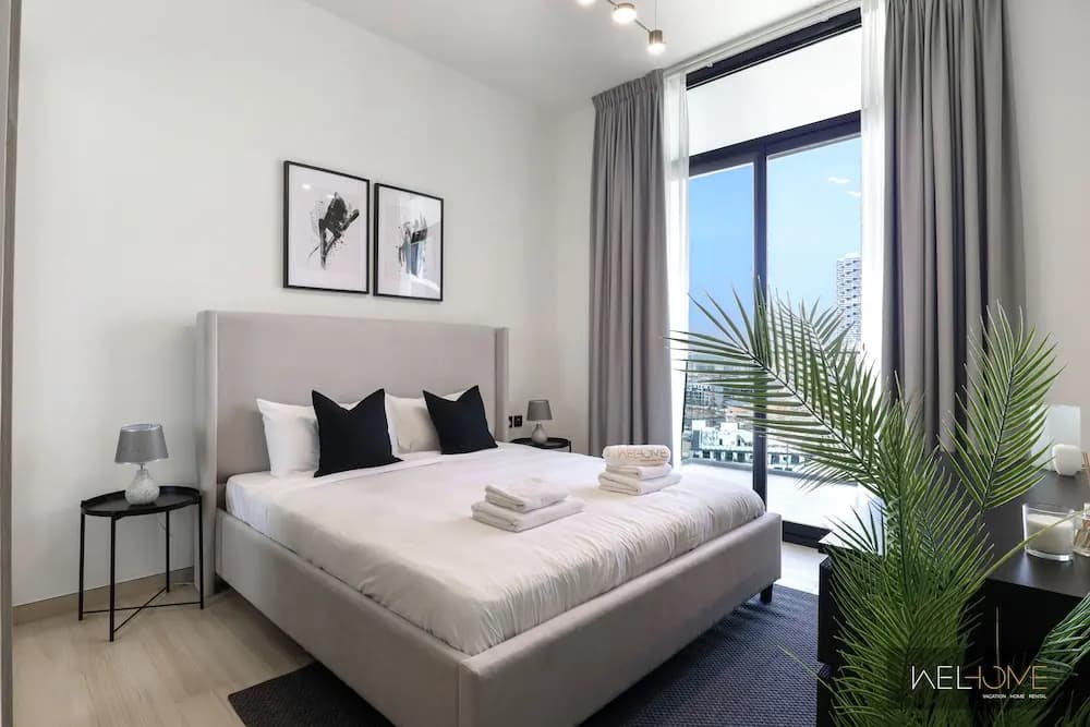WelHome - Dubai Delight: Luxe Living 1BR at Binghatti Luna - photo 5