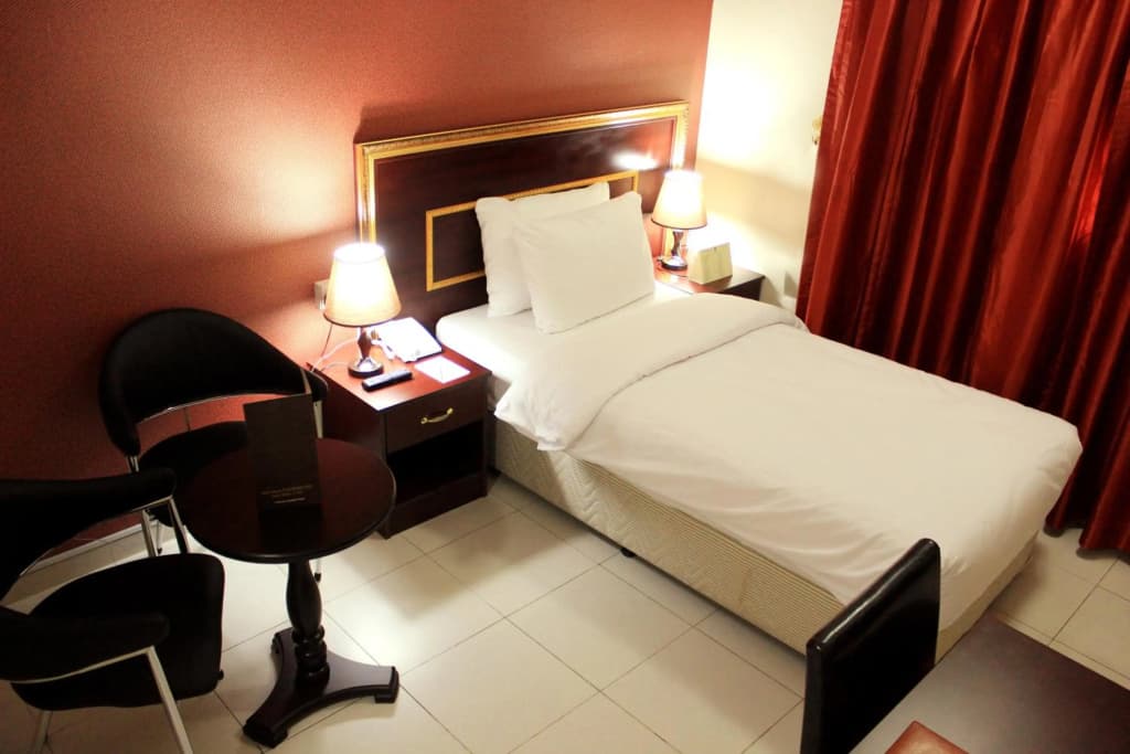 Montreal Naif Hotel - photo 4
