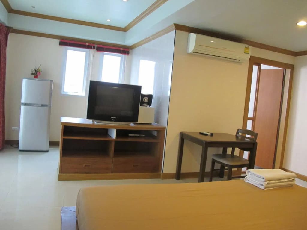 Rouge Service Apartments - photo 3