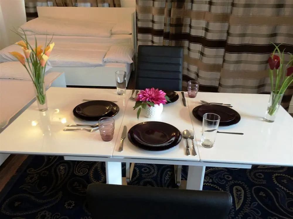 Globe City Apartments - photo 8