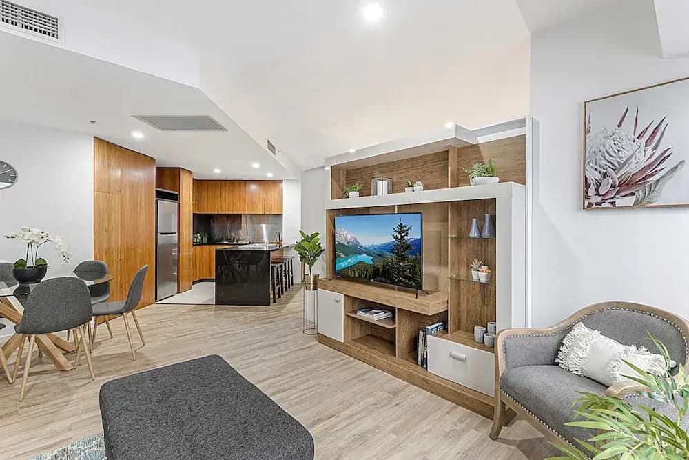 Executive Unit With Pool and Gym Near Riverfront - photo 1