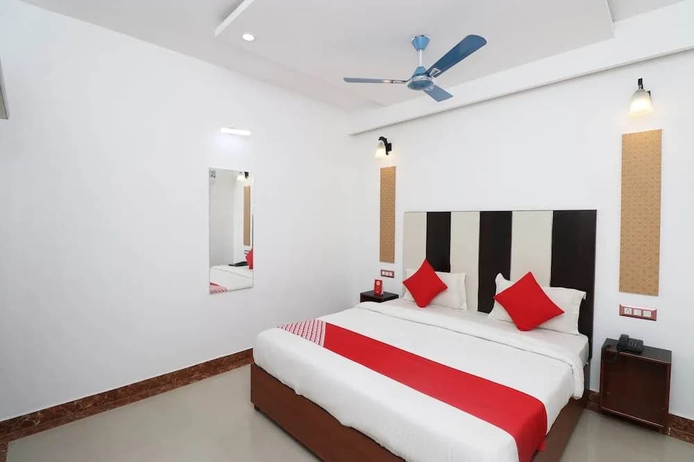 OYO 29952 D Comfort Residency - photo 4