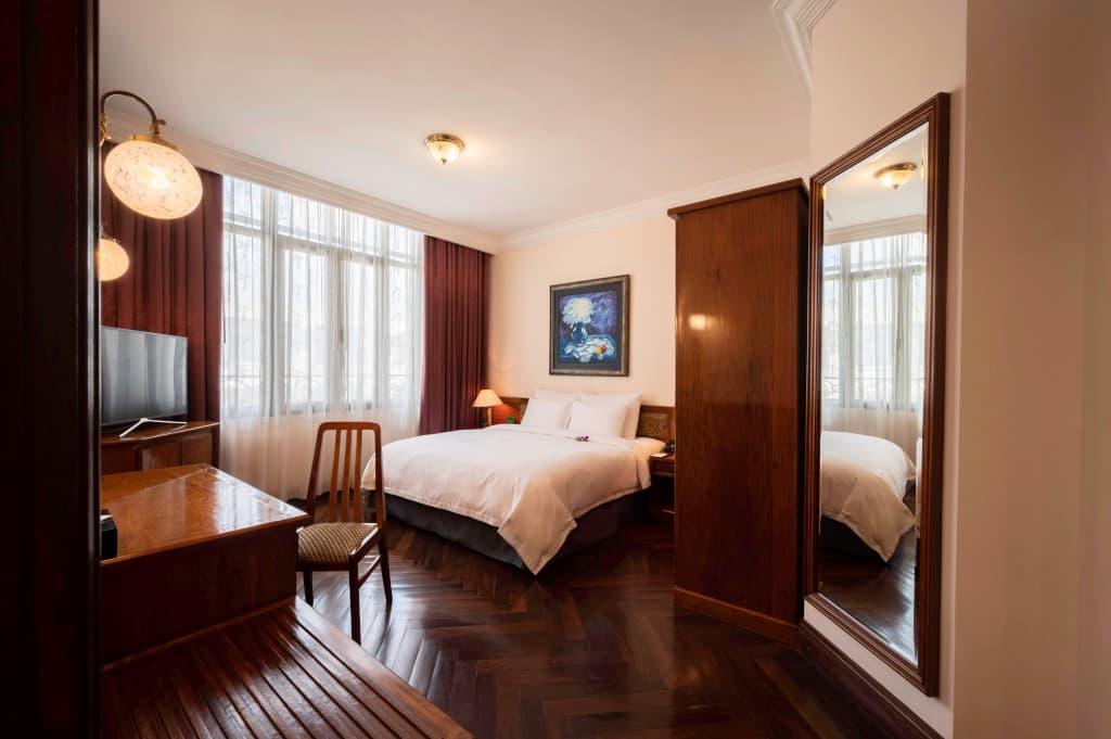 Hotel Majestic Saigon - photo 28
