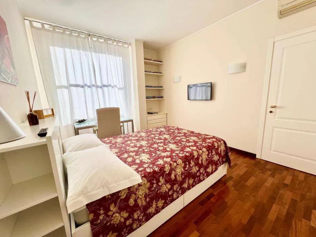 Stylish room in milano - photo 9