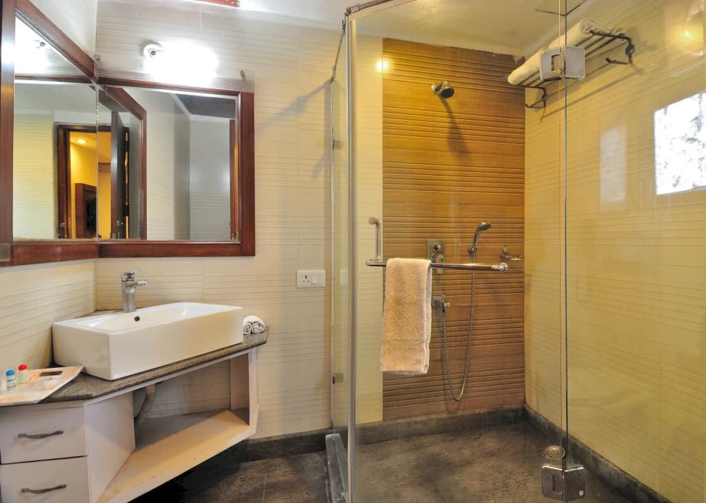 Hotel Krishna Residency at Dwarka - photo 8