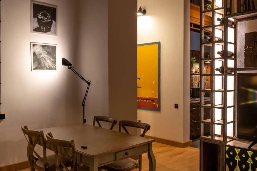 Wehost apartment with Fireplace - photo 8