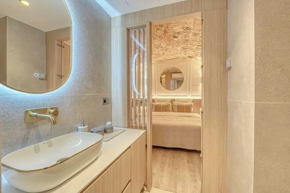 Central Historic Loft by Architect, Near Louvre - photo 8