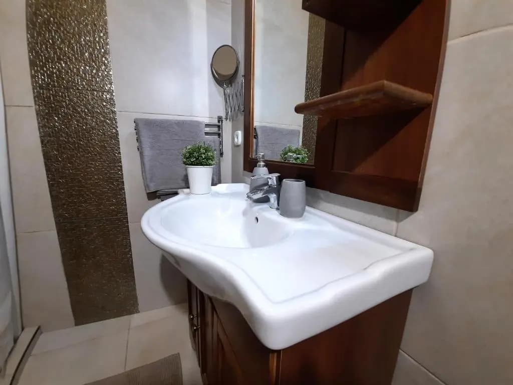 Central Gold Apartment - photo 5