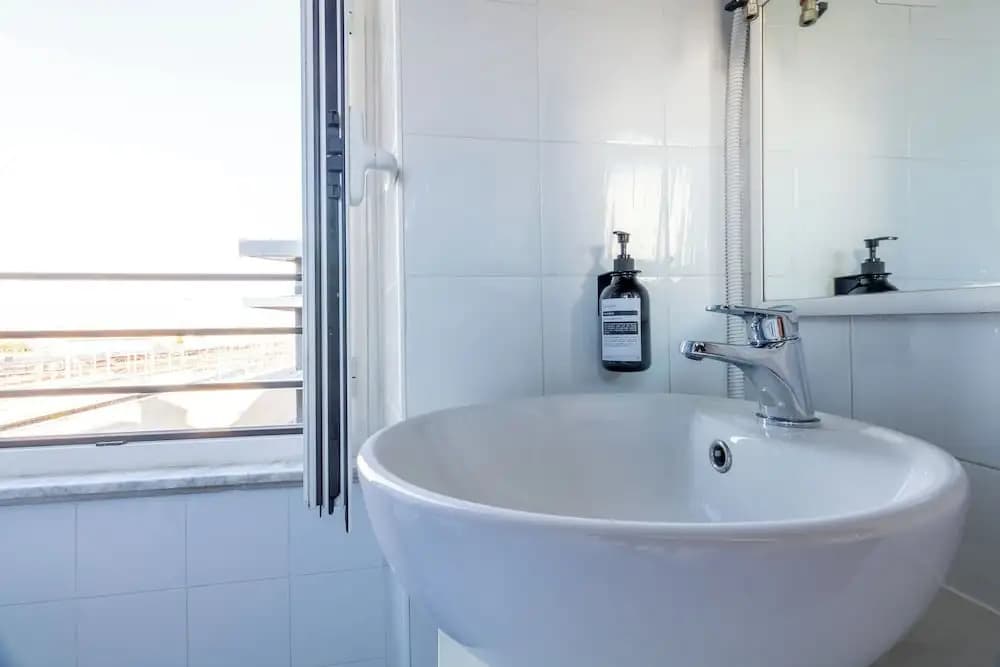 Joe Litty Guesthouse - photo 26