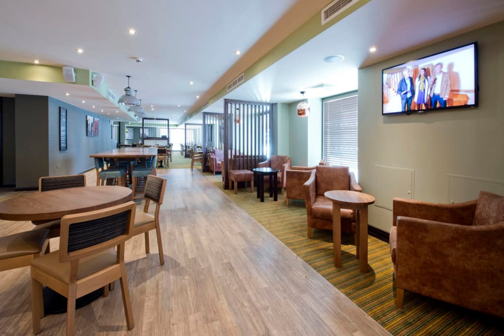 Premier Inn Edinburgh City Centre(York Place) - photo 11