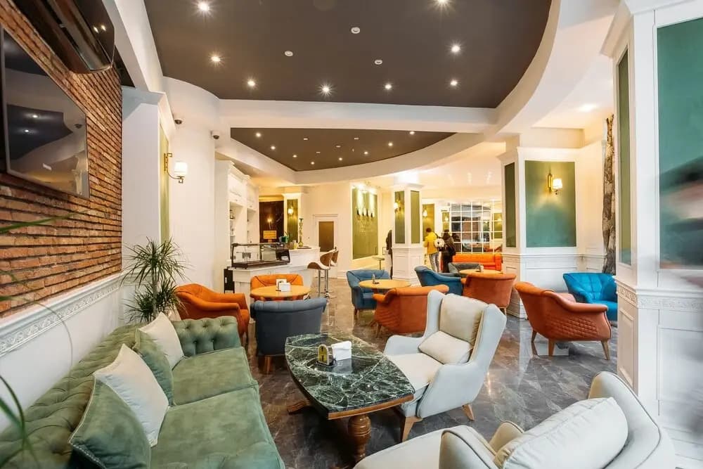 Green Queen Hotel - photo 18
