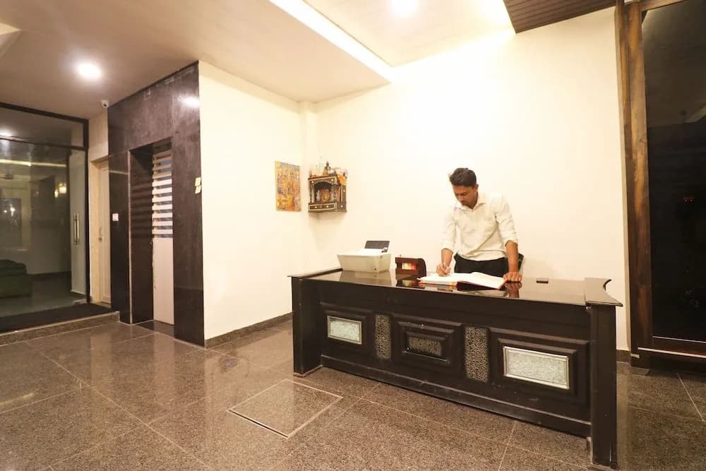 OYO 48708 Om Palace - photo 11