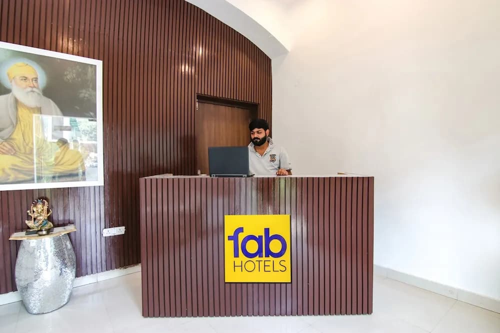 FabHotel Signature Luxe Inn - photo 16