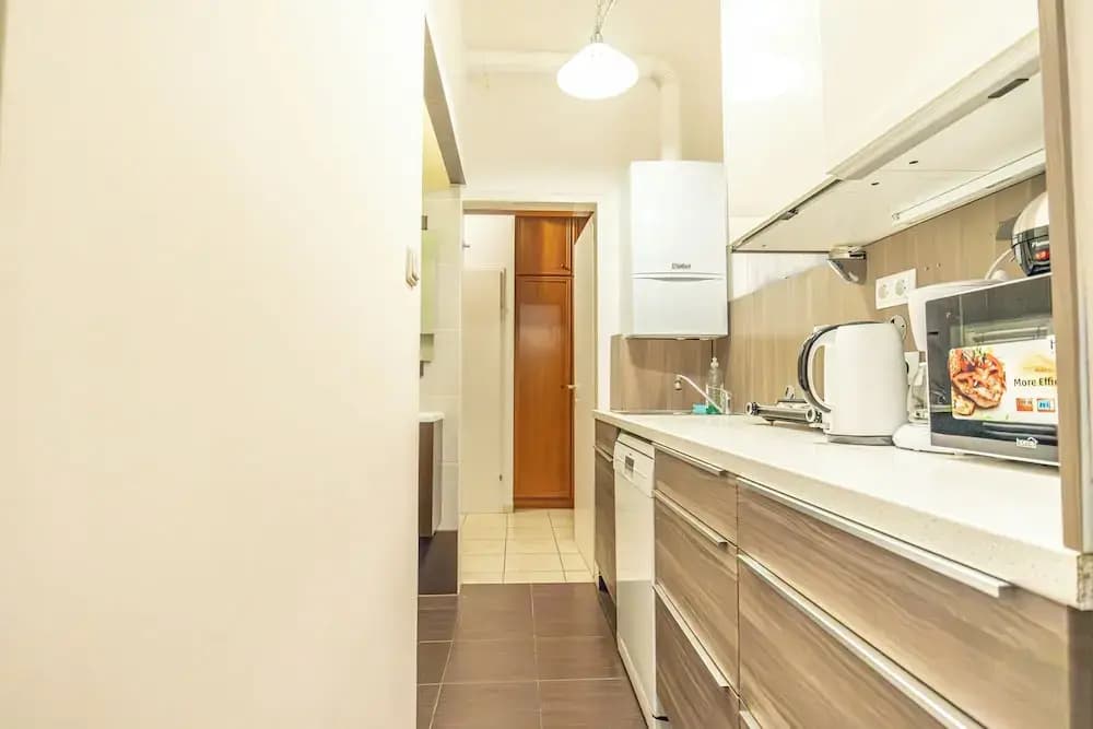 Chic 2BR City Stay Central Location - photo 12