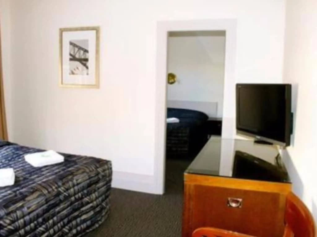 Royal Exhibition Hotel - photo 3
