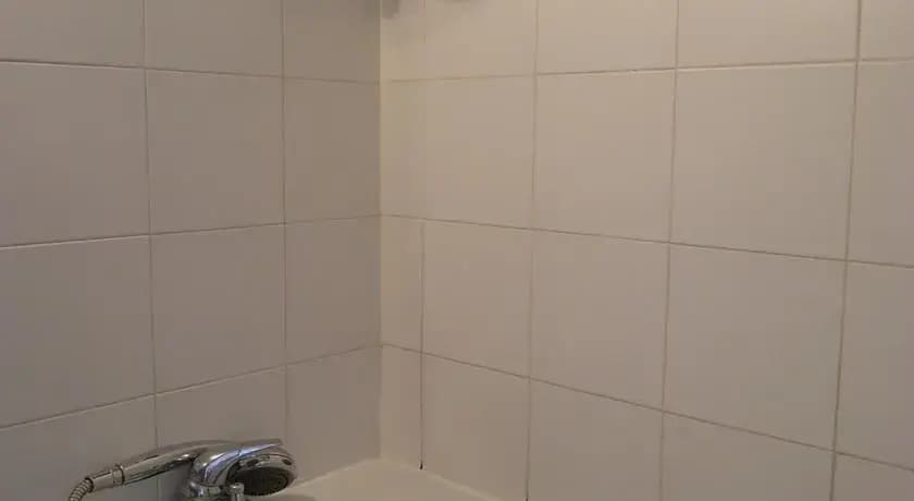 One Separated Bedroom Saint Sebastien - photo 5