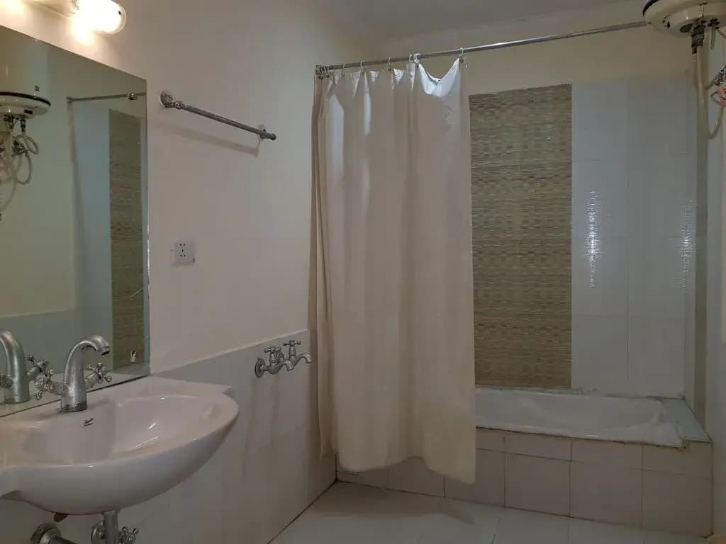 Modesty Hotel - photo 6