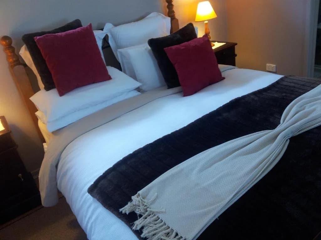 Leafield Cottages - main photo