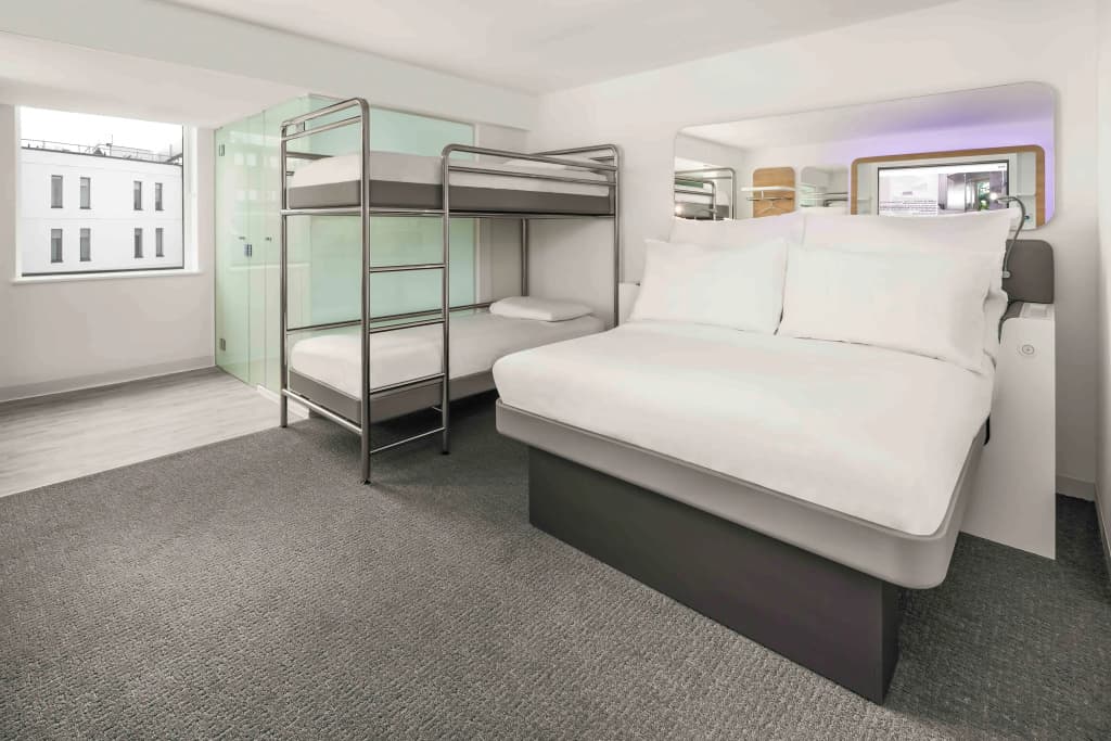 YOTEL Edinburgh - photo 28
