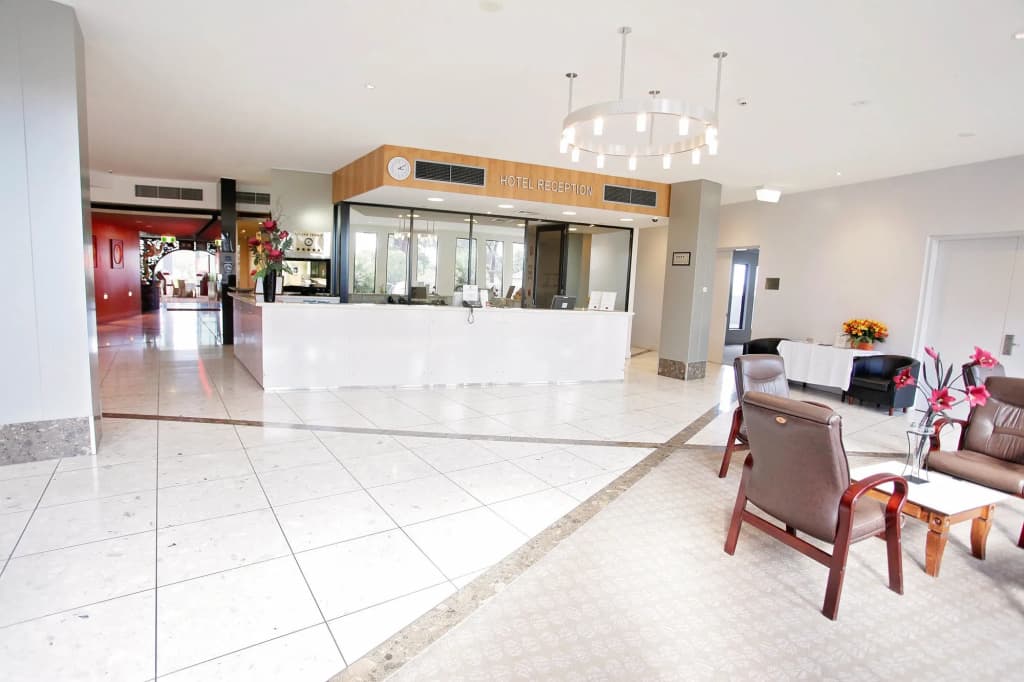 Golden Pebble Hotel - photo 2