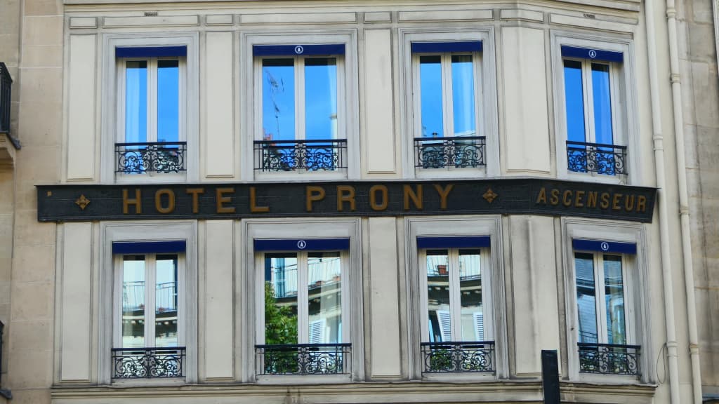 Hôtel Prony Monceau - photo 1