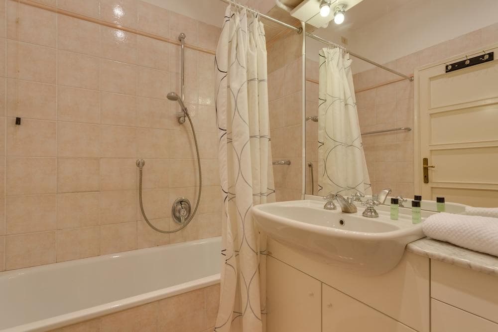 Florence Apartments - photo 10