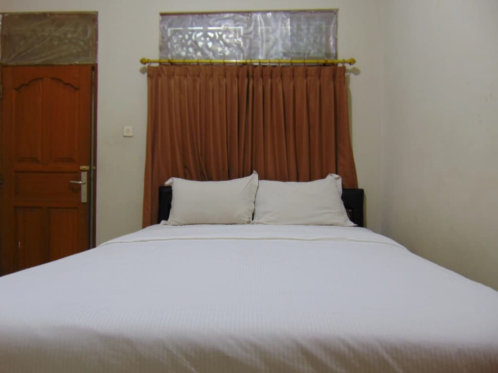 A Residence - photo 4