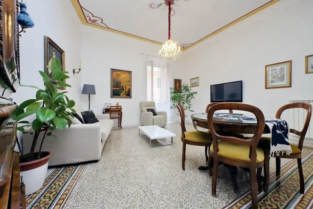 Treasurerome Opera Trevi Green Suite 2BR - photo 1