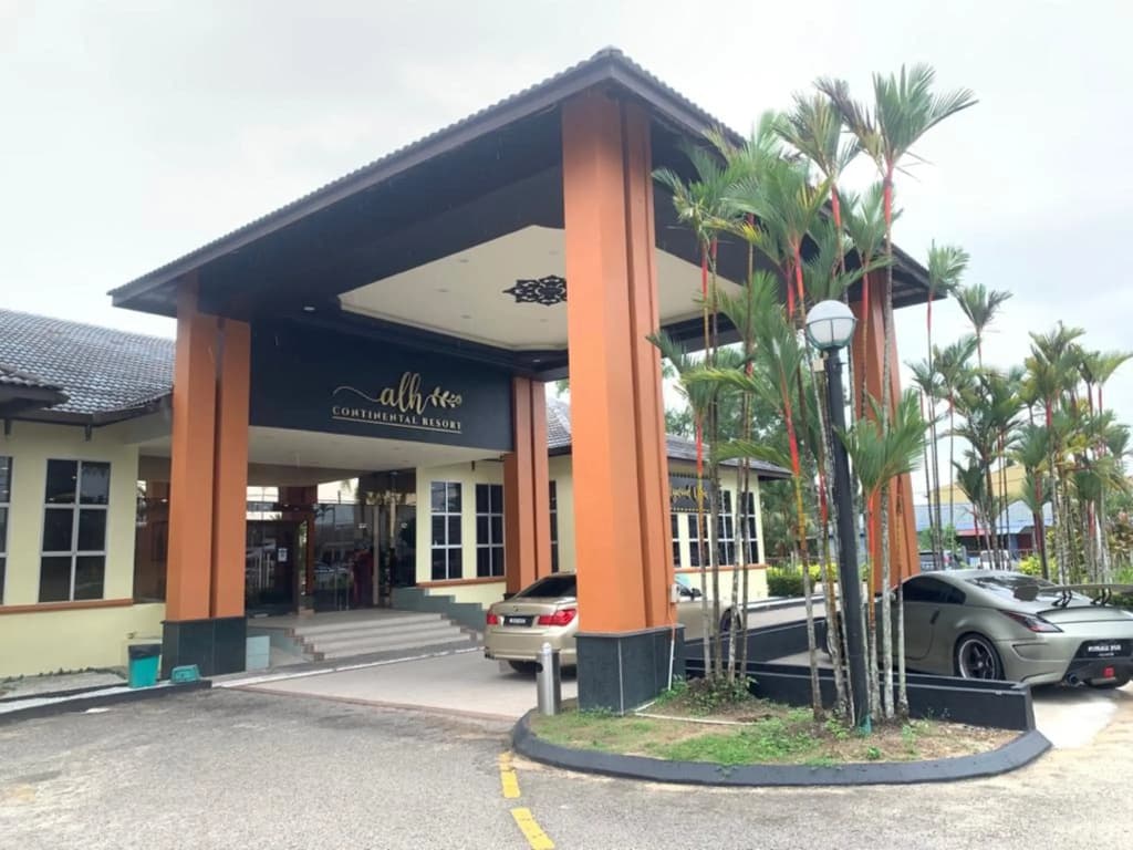 Capital O 90146 Alh Continental Resort - main photo