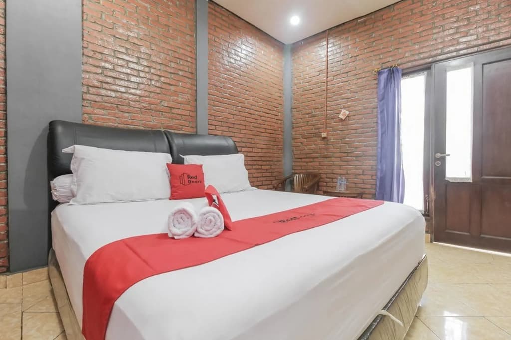 RedDoorz Plus @ Ampera Raya - photo 4