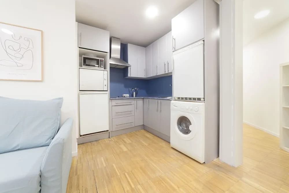 Bright & cosy studio in Puerta del Sol by Allô Housing. - photo 12