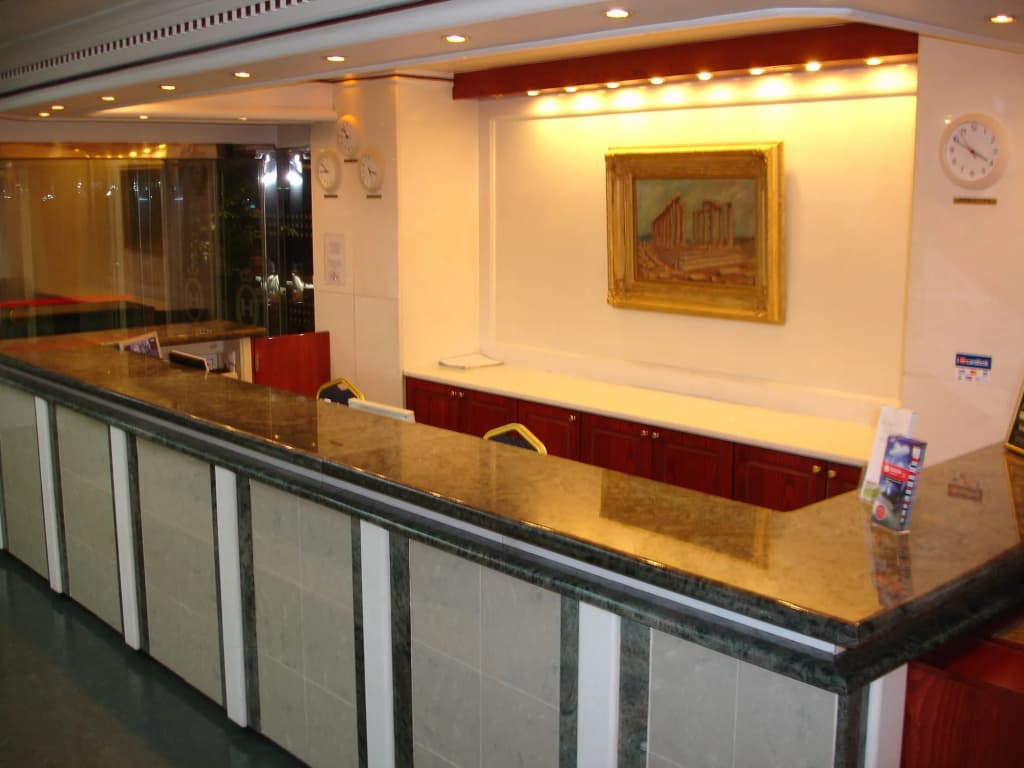 Oscar Hotel - photo 2