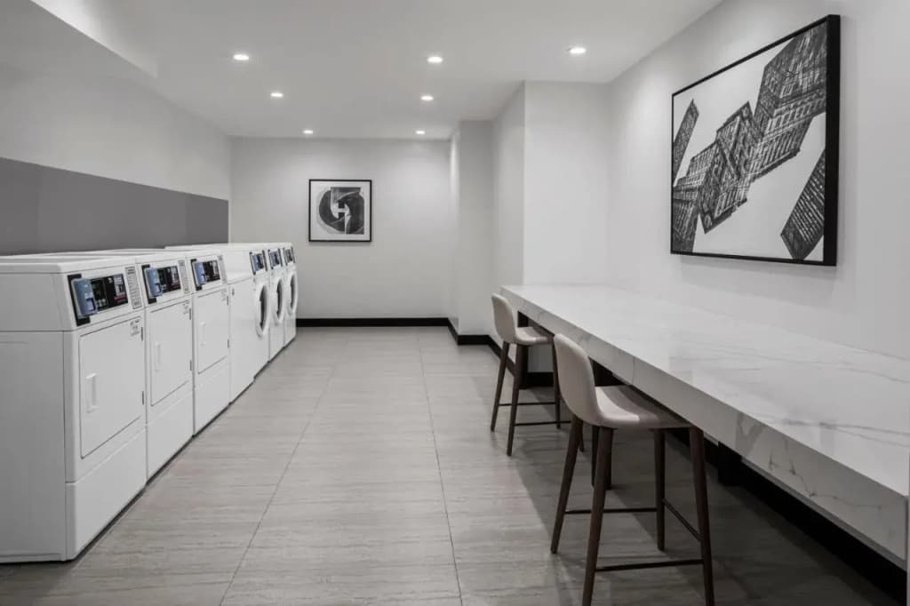 Four Points by Sheraton Flushing - photo 12